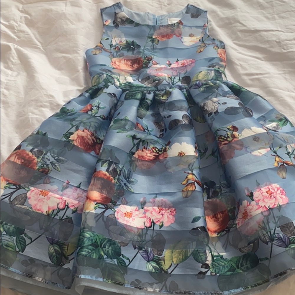 Girls dress